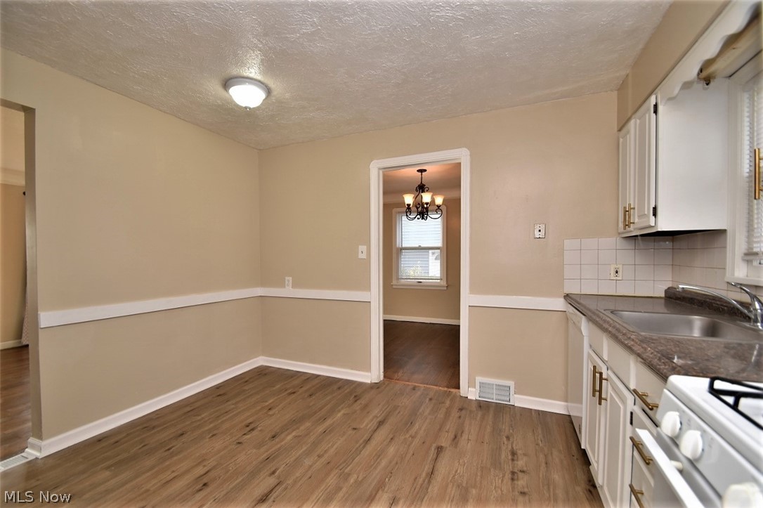 3795 Fairoaks Road South Euclid, OH 44121 - Photo 16 of 33