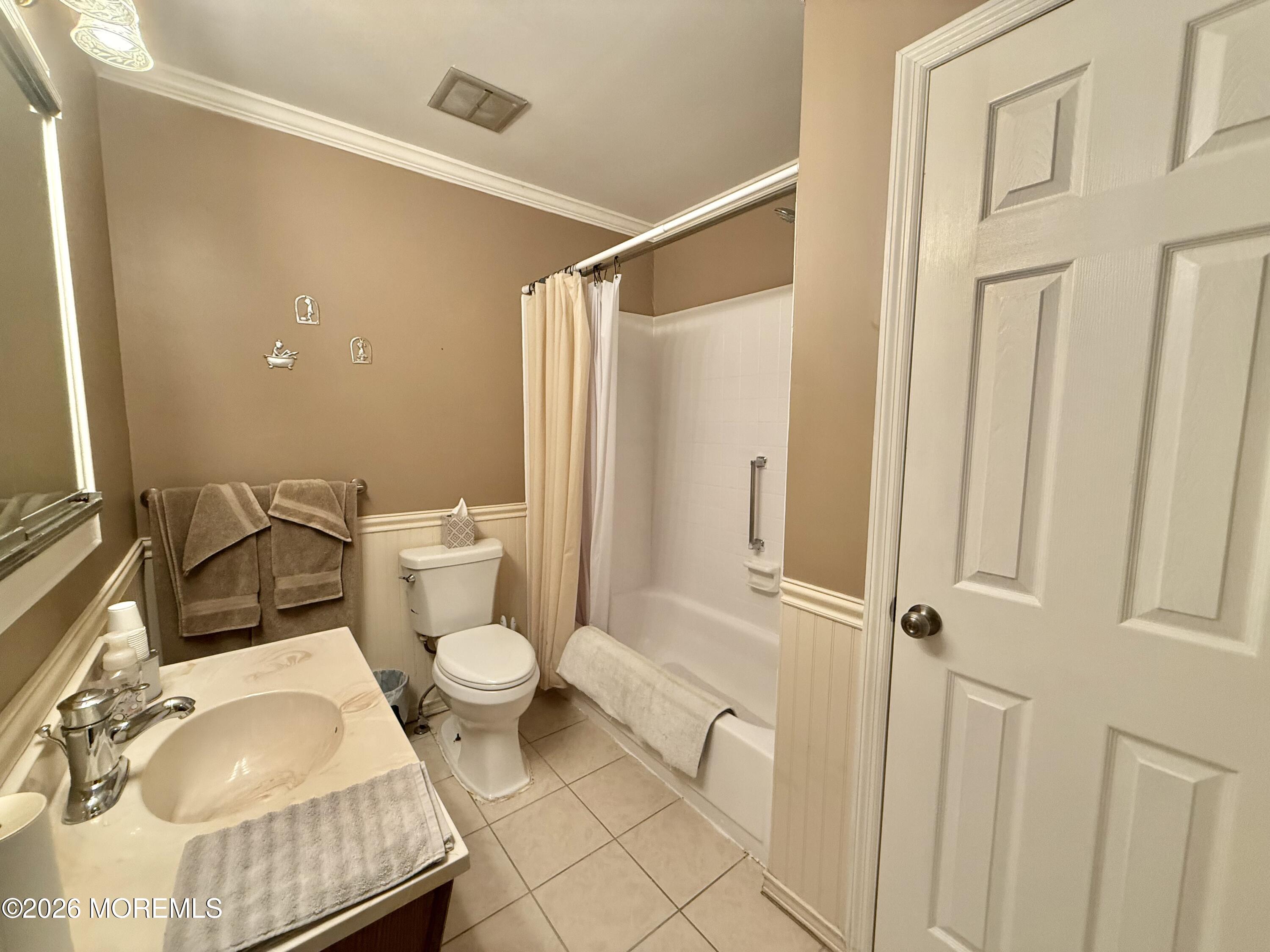 93 Halls Croft Road, Unit C Freehold, NJ 07728 - Photo 10 of 16 IMG_6491