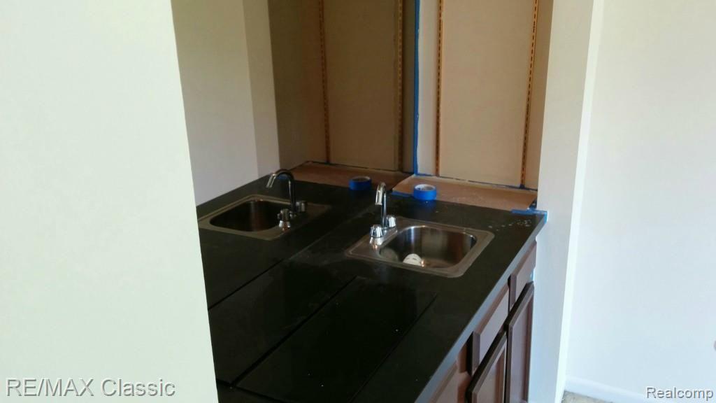 29666 Middlebelt Road Farmington Hills, MI 48334 - Photo 6 of 15