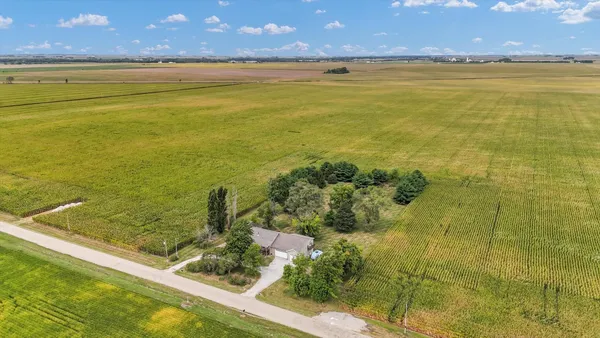 $440,000 | 730 East Co Road 750 North, Tuscola, IL 61953