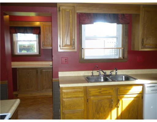 420 Deer Lane Rochester, PA 15074 - Photo 3 of 8 Kitchen.