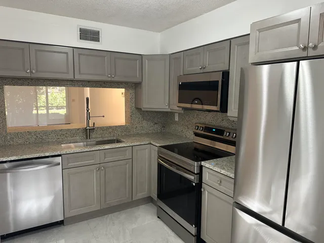$2,500 | 3130 Millwood Terrace, Unit 1130, Boca Raton, FL 33431
