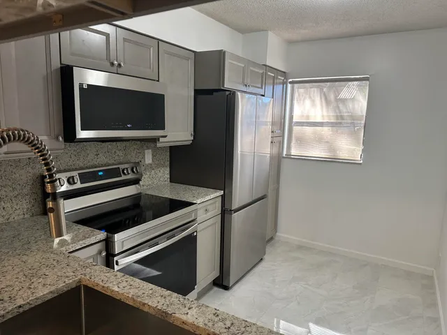 $2,500 | 3130 Millwood Terrace, Unit 1130, Boca Raton, FL 33431