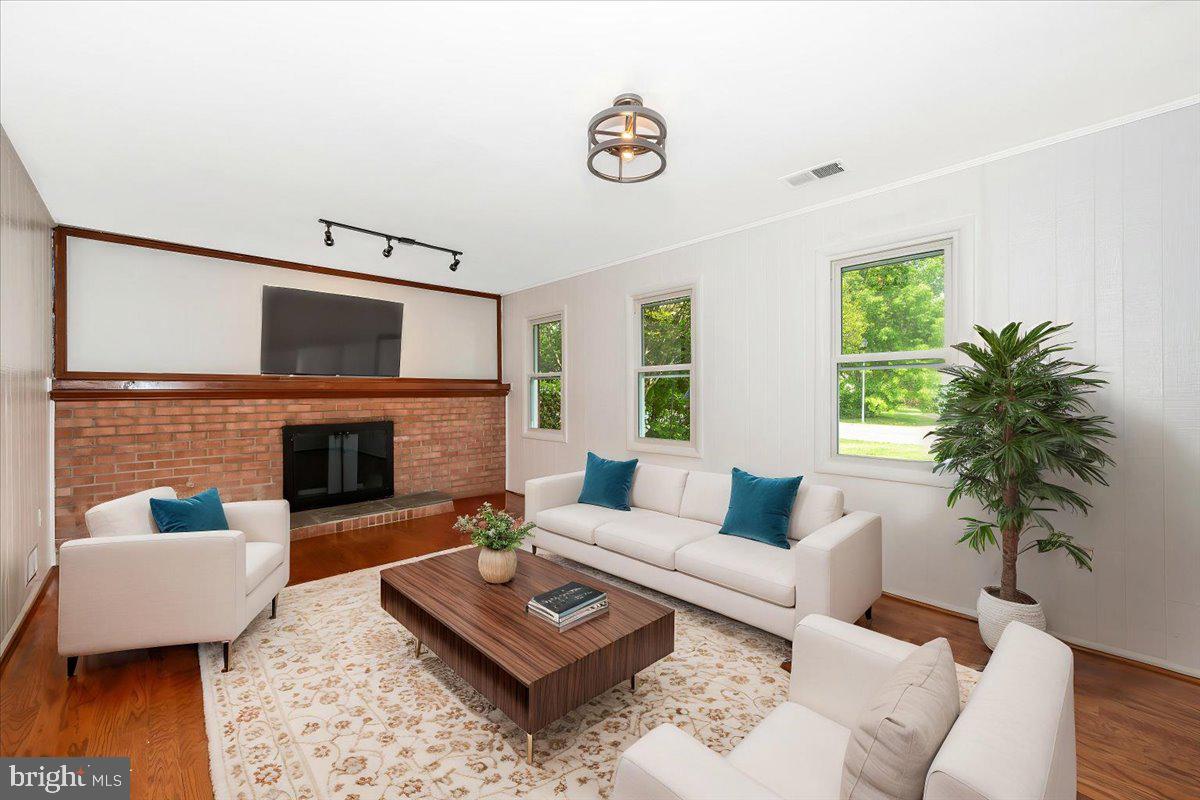 17400 Hughes Road Poolesville, MD 20837 - Photo 49 of 101 Family room Virtually Staged
