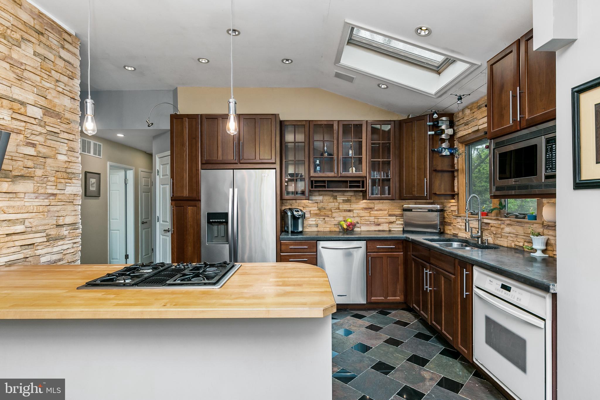 827 Richard Road Cherry Hill, NJ 08034 - Photo 11 of 37 Updated kitchen
