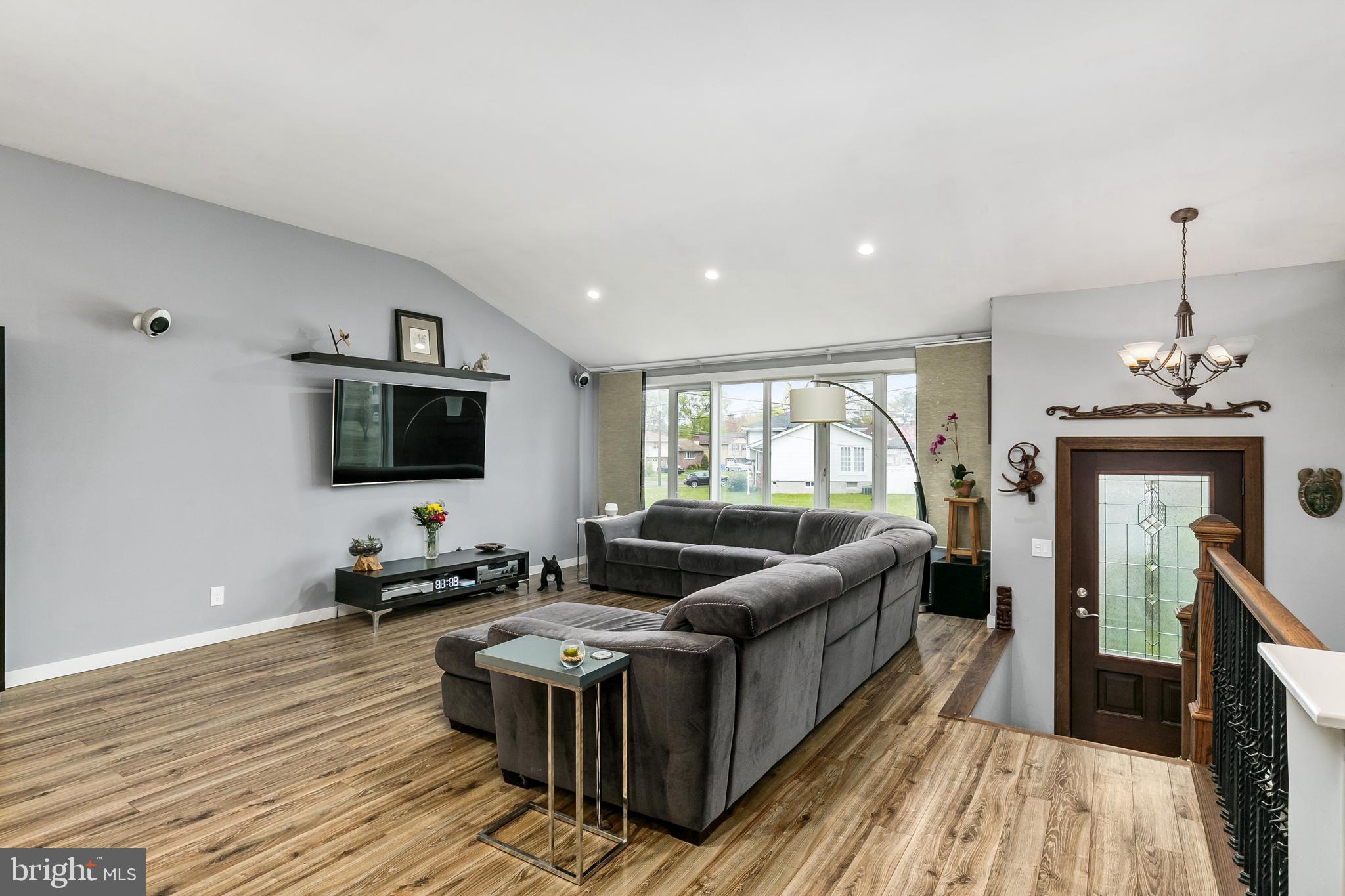 827 Richard Road Cherry Hill, NJ 08034 - Photo 5 of 37 Gallery Image 5