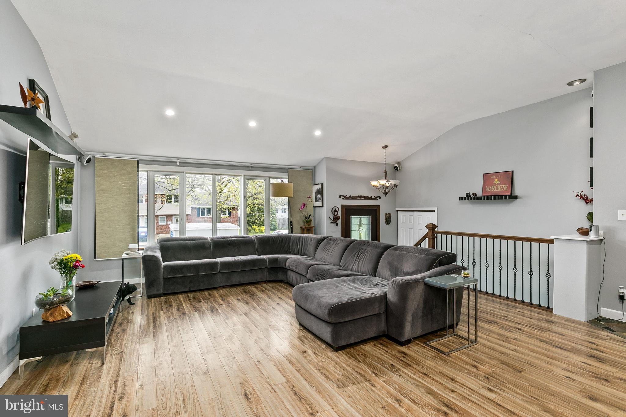 827 Richard Road Cherry Hill, NJ 08034 - Photo 6 of 37 Gallery Image 6