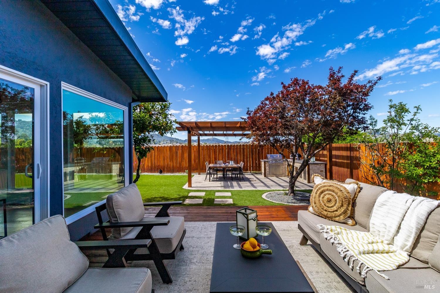 17 Channel Drive Corte Madera, CA 94925 - Photo 2 of 43