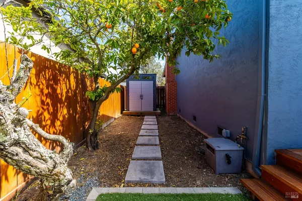 $2,850,000 | 17 Channel Drive, Corte Madera, CA 94925