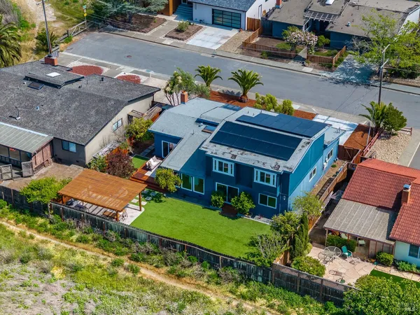 $2,850,000 | 17 Channel Drive, Corte Madera, CA 94925
