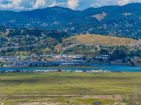 $2,850,000 | 17 Channel Drive, Corte Madera, CA 94925