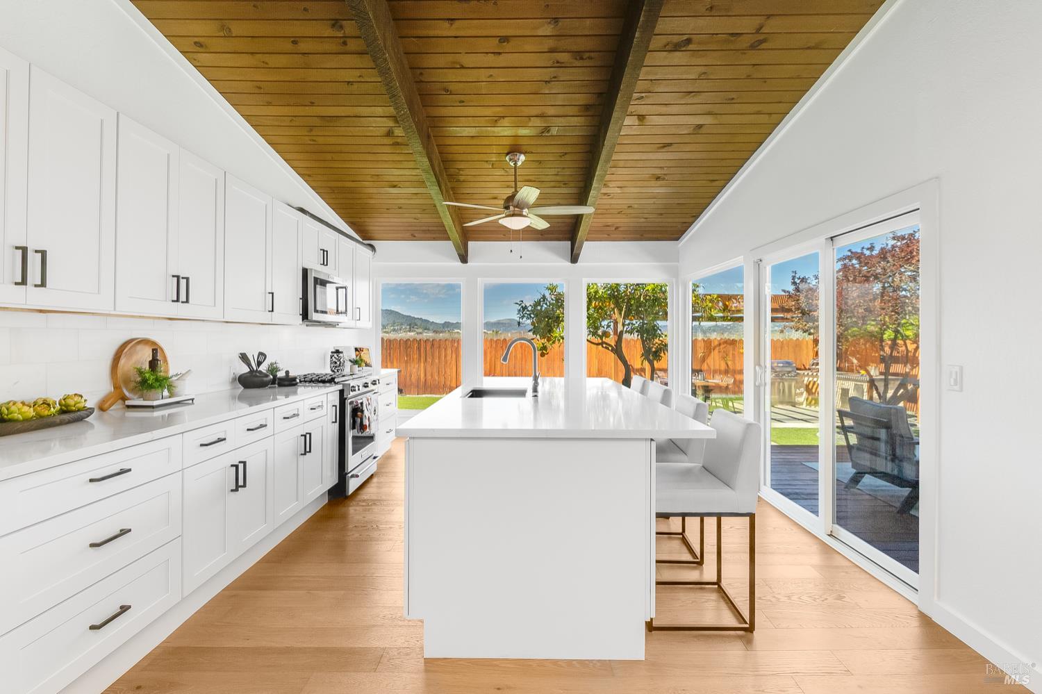 17 Channel Drive Corte Madera, CA 94925 - Photo 8 of 43