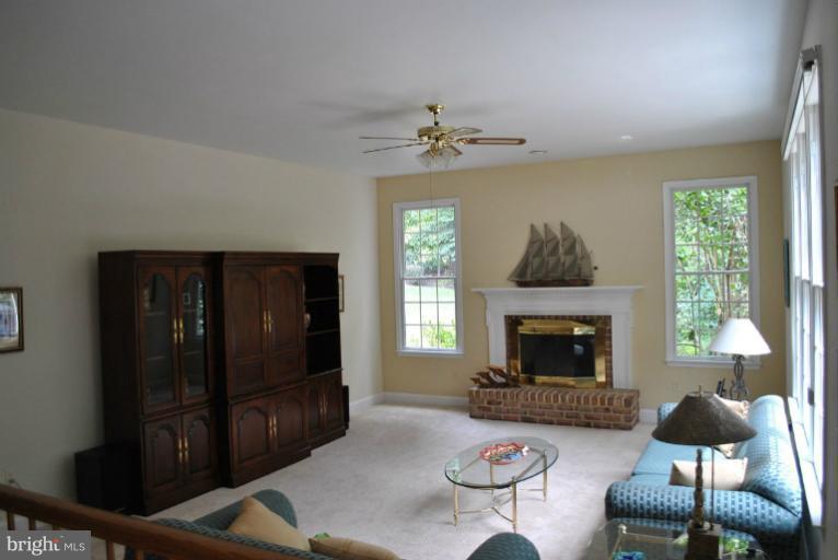 2707 Howard Grove Road Davidsonville, MD 21035 - Photo 12 of 30 Family Room