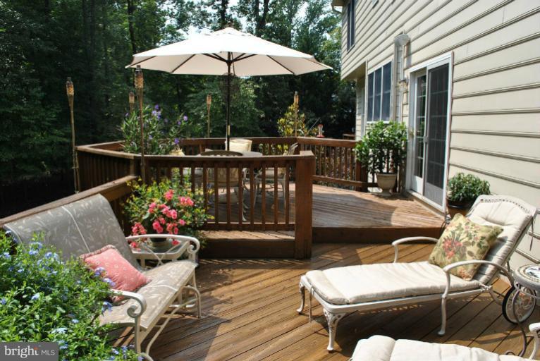 2707 Howard Grove Road Davidsonville, MD 21035 - Photo 15 of 30 Main Deck
