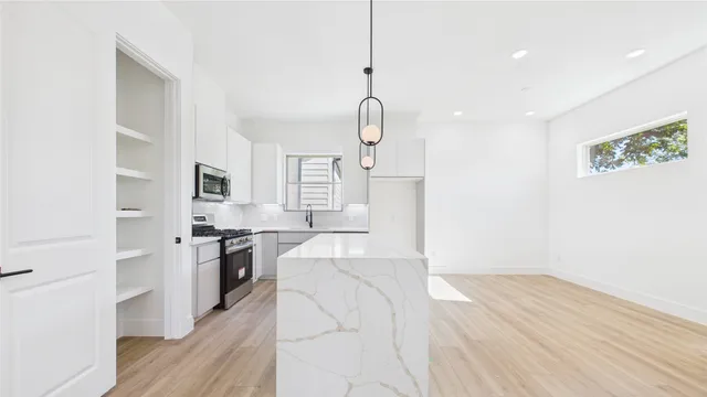 $369,900 | 5314 Terry Street, Houston, TX 77009