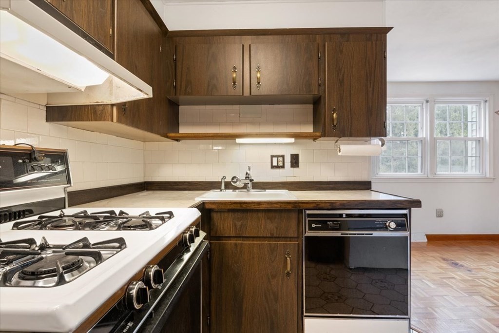 98 Hooper Road, Unit 98 Dedham, MA 02026 - Photo 15 of 41 Gallery Image 15