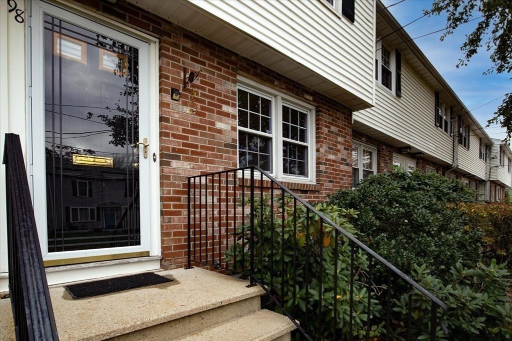 98 Hooper Road, Unit 98 Dedham, MA 02026 - Photo 37 of 41 Gallery Image 37