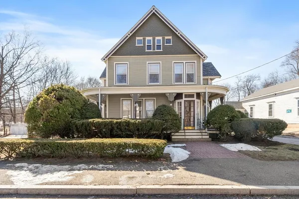 $999,900 | 741 Salem Street, Lynnfield, MA 01940