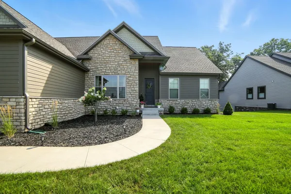$559,900 | 11275 Killarney Drive, Stanwood, MI 49346