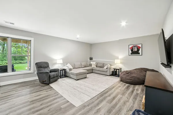 $559,900 | 11275 Killarney Drive, Stanwood, MI 49346