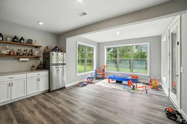 $559,900 | 11275 Killarney Drive, Stanwood, MI 49346