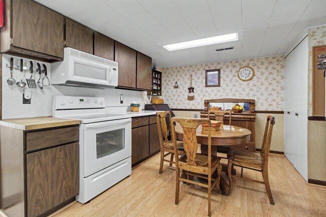 5133 Park Road Ann Arbor, MI 48103 - Photo 6 of 16 006_file_1159