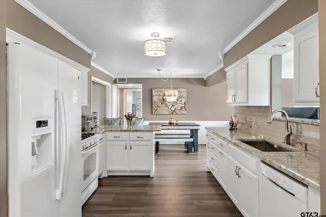 $699,900 | 1226 Vz Creek, Canton, TX 75103