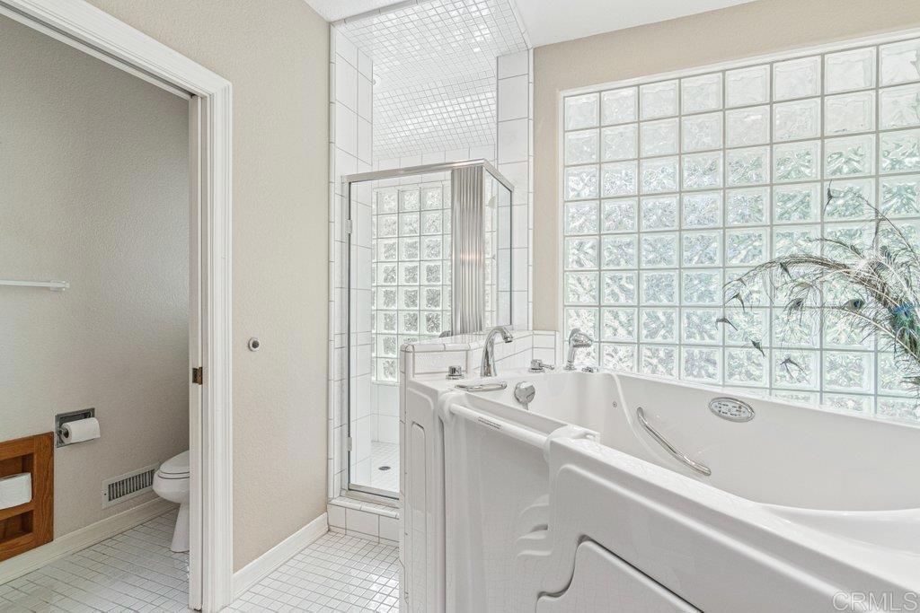 4327 Hollyhill Road Vista, CA 92084 - Photo 33 of 73 Primary Bath