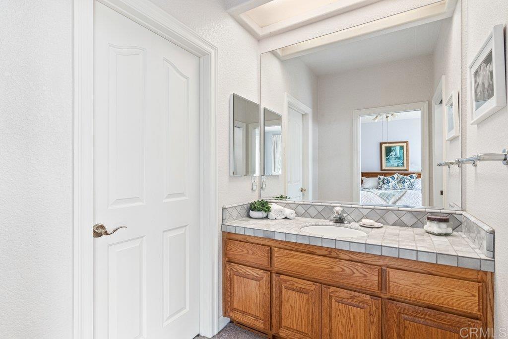 4327 Hollyhill Road Vista, CA 92084 - Photo 40 of 73