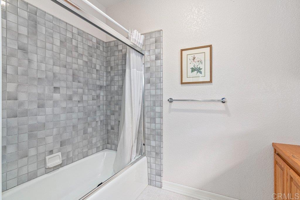 4327 Hollyhill Road Vista, CA 92084 - Photo 46 of 73 Guest Room 2 Bath