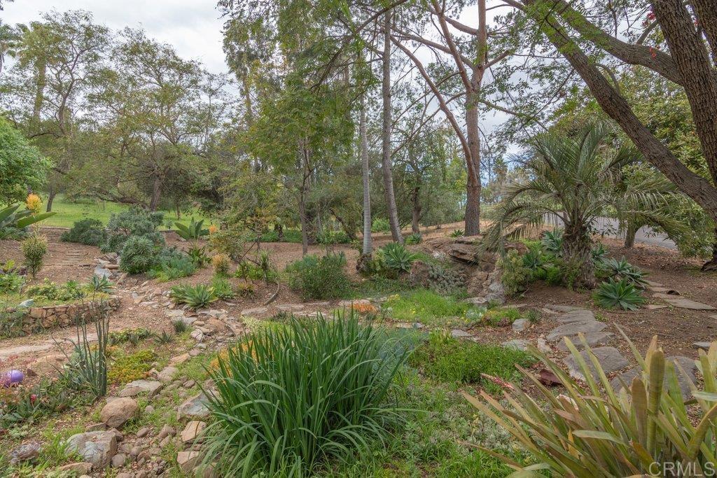 4327 Hollyhill Road Vista, CA 92084 - Photo 53 of 73