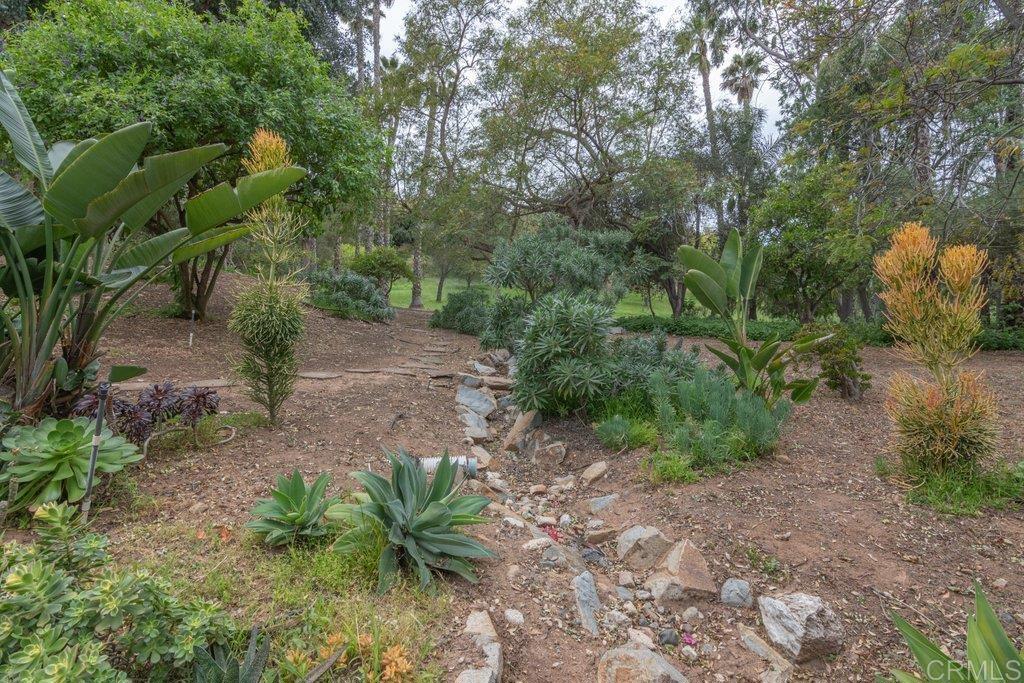 4327 Hollyhill Road Vista, CA 92084 - Photo 54 of 73