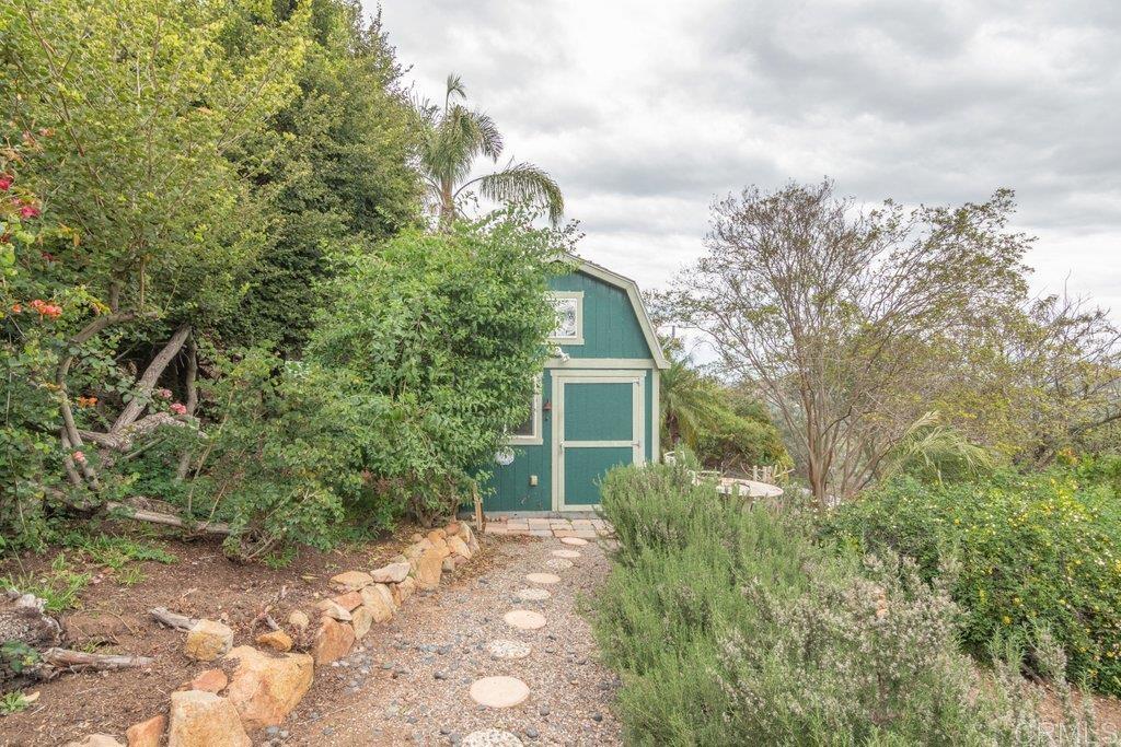 4327 Hollyhill Road Vista, CA 92084 - Photo 60 of 73