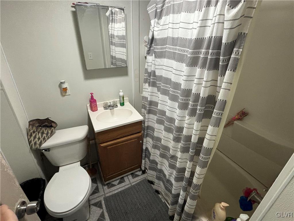 9 Catasauqua Road Whitehall, PA 18052 - Photo 8 of 18 Gallery Image 8
