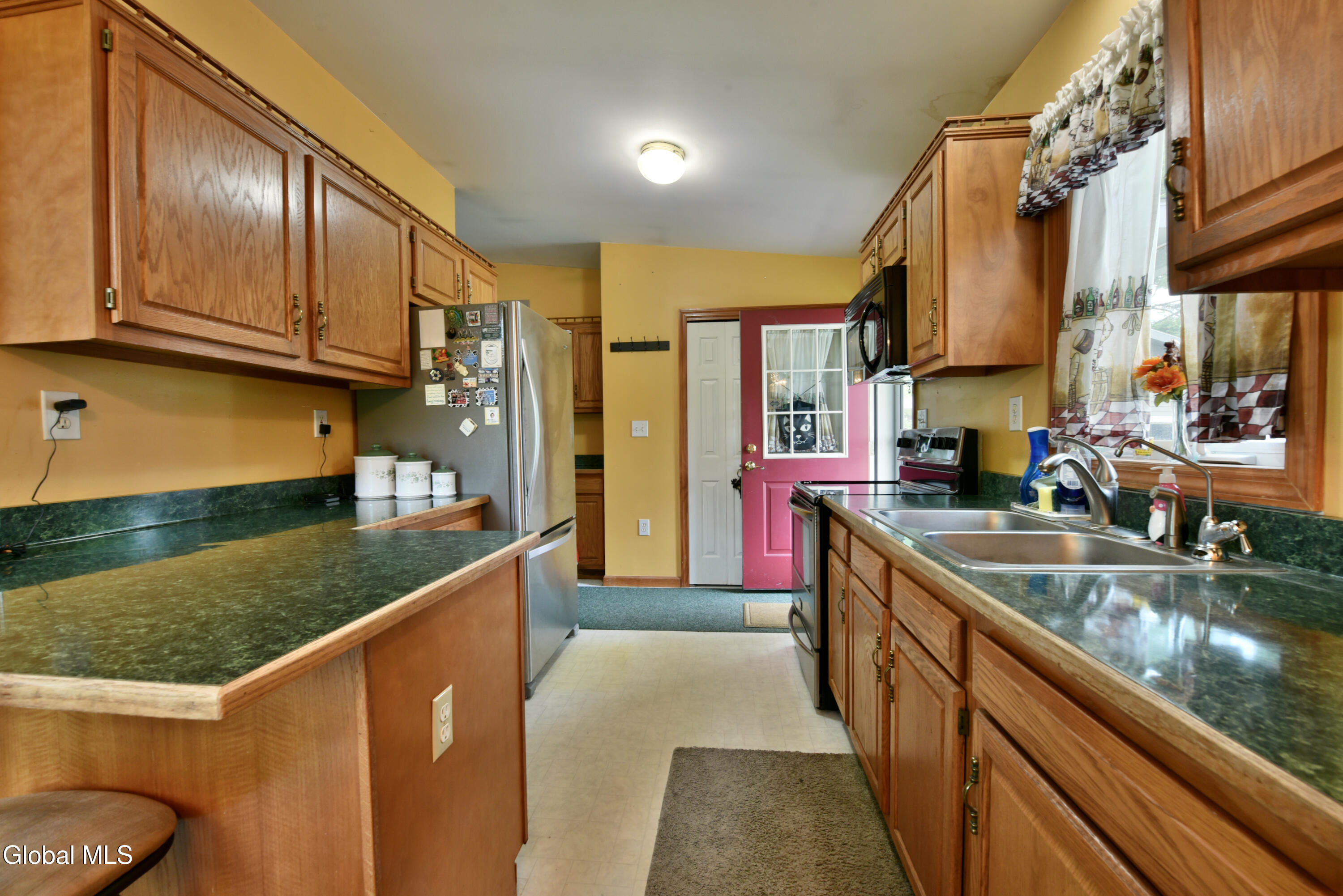 1252 Midline Road Amsterdam, NY 12010 - Photo 8 of 31 7