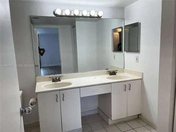 $2,500 | 3300 Northeast 192 Street, Unit 1715, Aventura, FL 33180