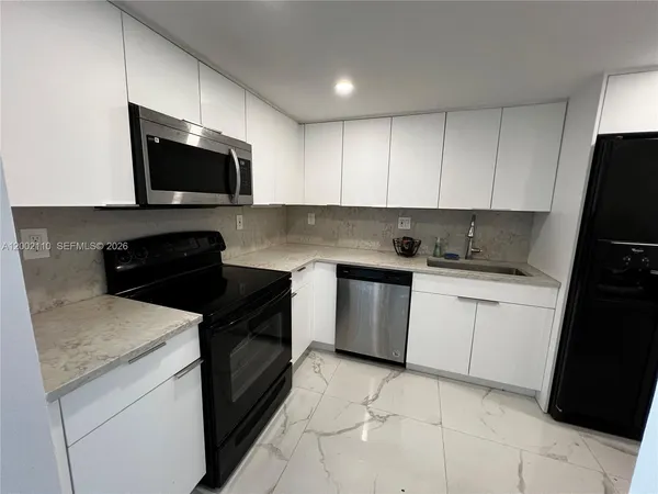 $2,500 | 3300 Northeast 192 Street, Unit 1715, Aventura, FL 33180