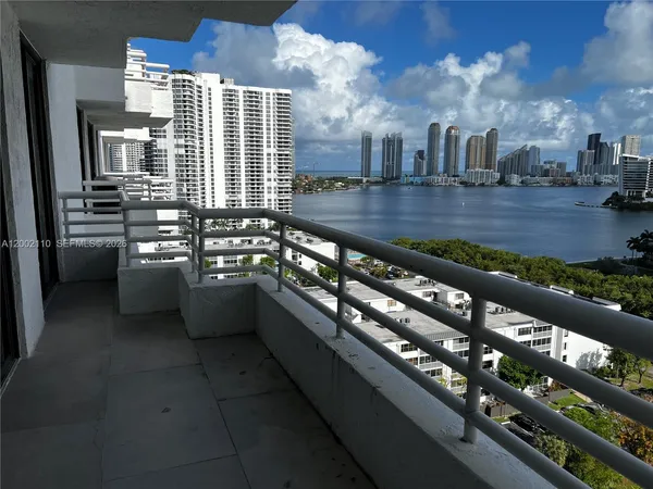 $2,500 | 3300 Northeast 192 Street, Unit 1715, Aventura, FL 33180