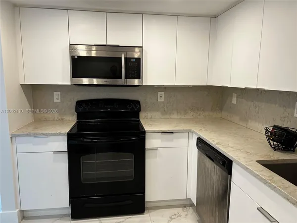 $2,500 | 3300 Northeast 192 Street, Unit 1715, Aventura, FL 33180