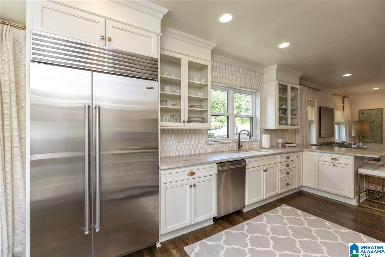 301 Devon Drive Birmingham, AL 35209 - Photo 3 of 32