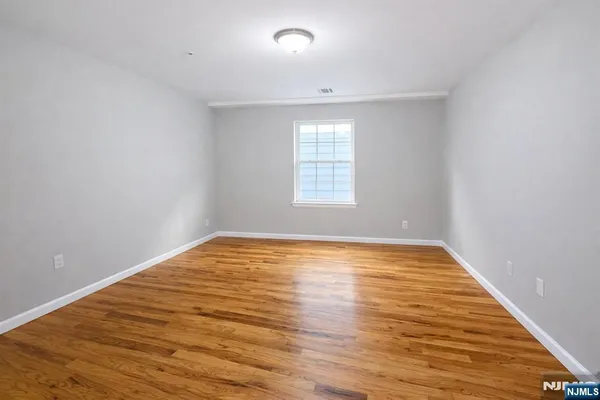 $2,750 | 231 North 12th Street, Newark, NJ 07107