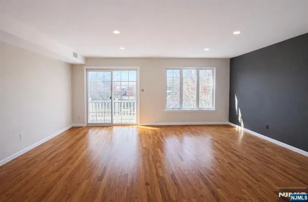 $2,750 | 231 North 12th Street, Newark, NJ 07107