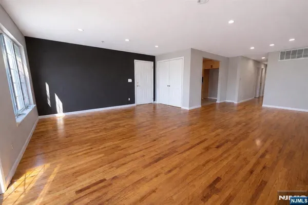 $2,750 | 231 North 12th Street, Newark, NJ 07107