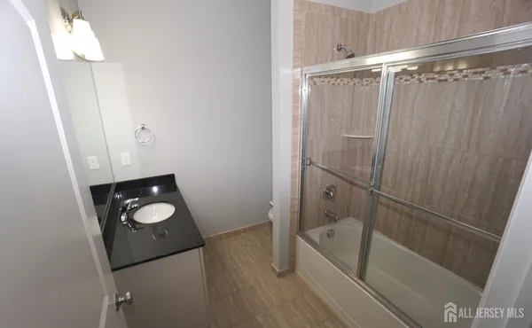 $3,195 | 1299 St Georges Avenue, Colonia, NJ 07067