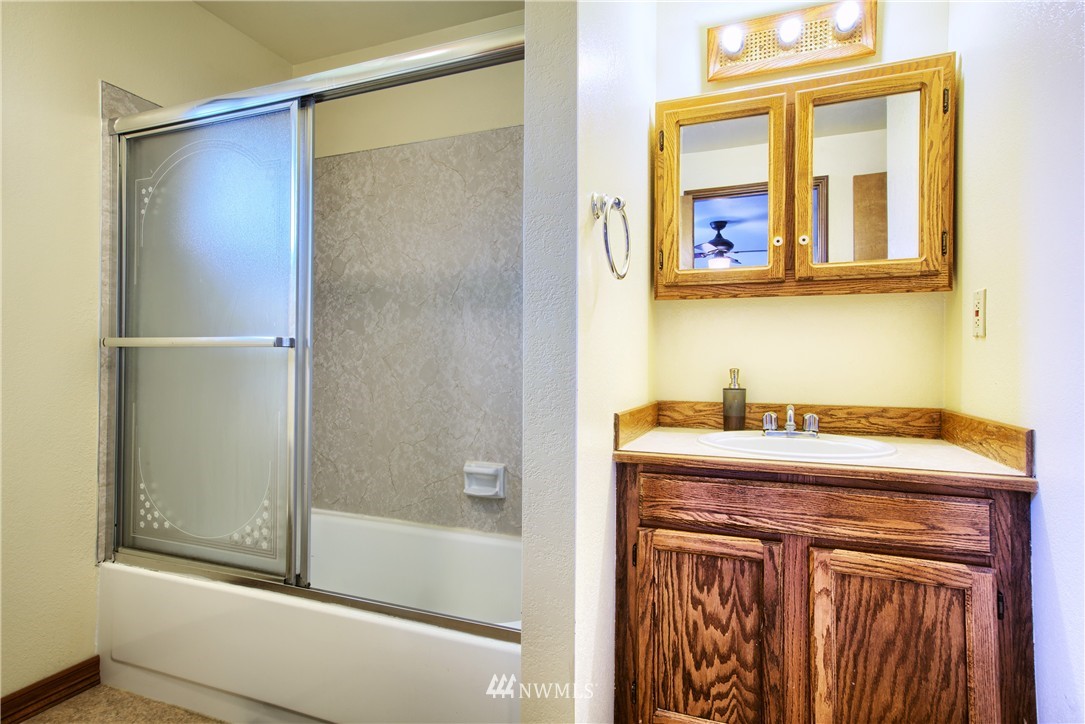 32117 East Rutherford Street Carnation, WA 98014 - Photo 6 of 7 Gallery Image 6