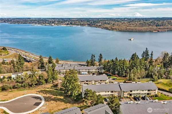 $269,900 | 1725 West Sunn Fjord Lane, Unit J203, Bremerton, WA 98312