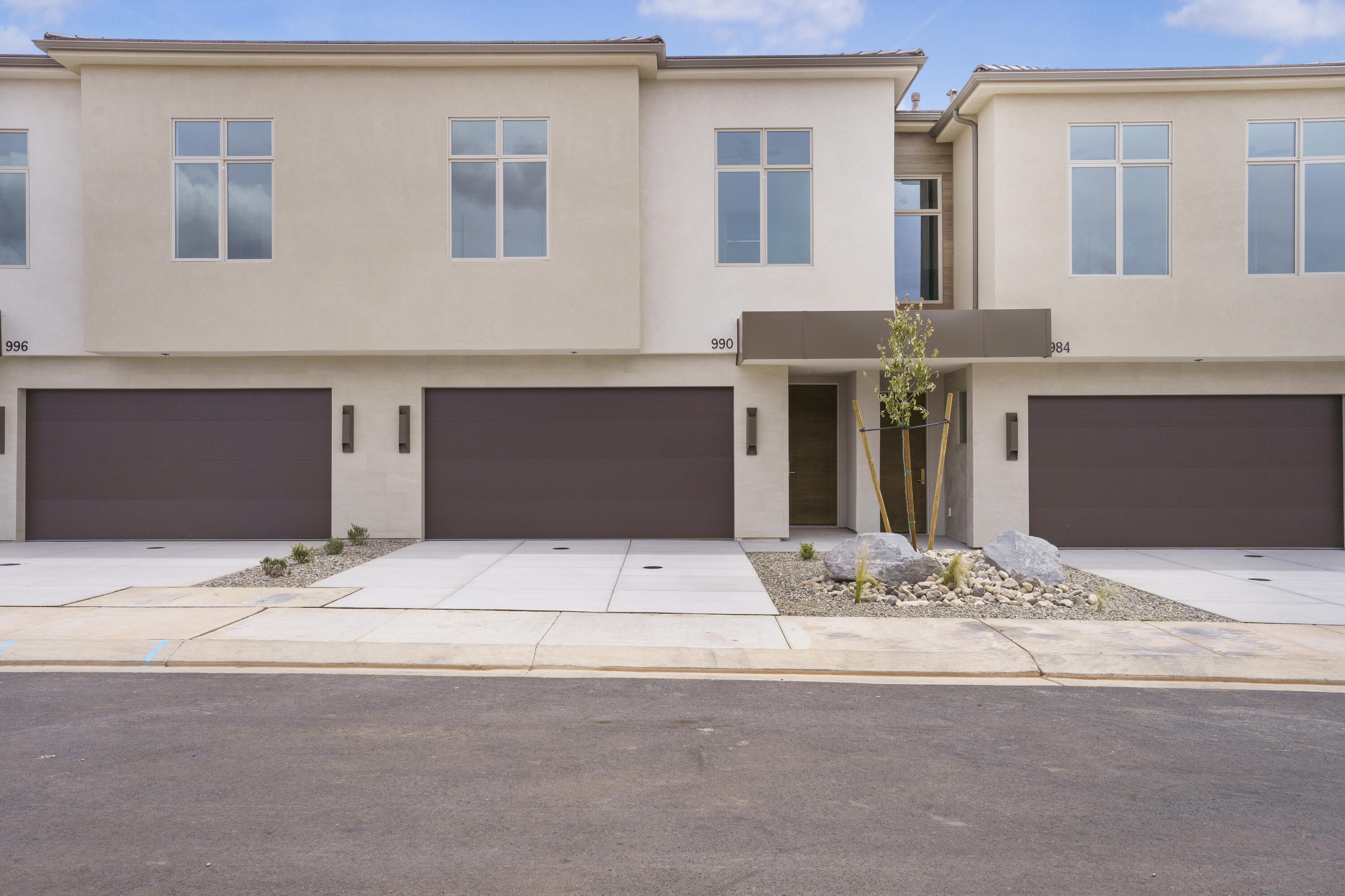 990 Manen Street Washington, UT 84780 - Photo 2 of 38 DSC01393