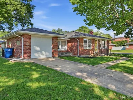 $175,000 | 3631 Park Crest Drive, St. Louis, MO 63125