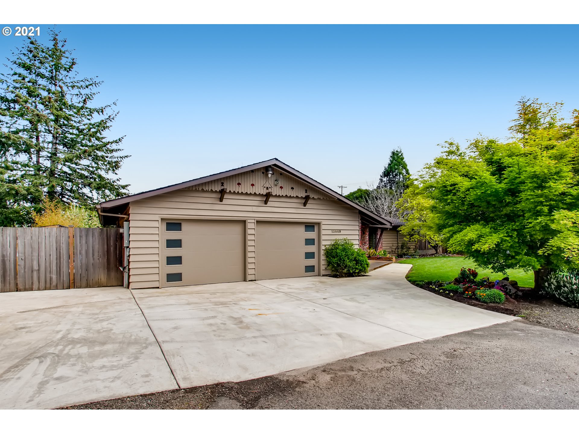 12009 Southeast Idleman Road Happy Valley, OR 97086 - Photo 3 of 32 Gallery Image 3