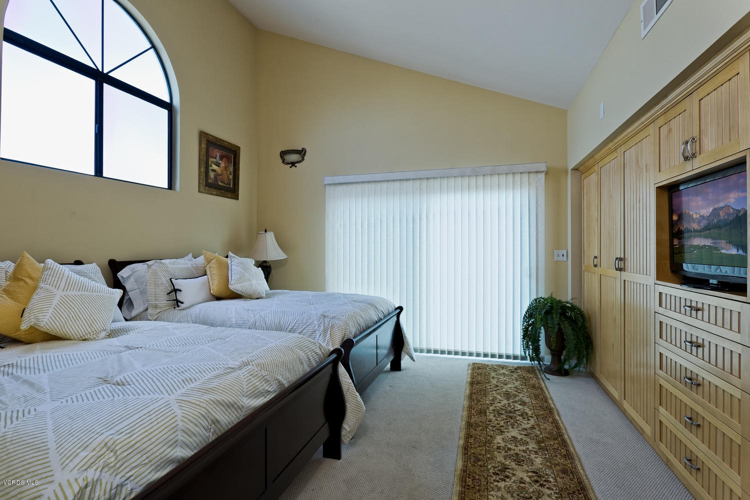 5427 Reef Way Oxnard, CA 93035 - Photo 11 of 16 5427 Reef Way Oxnard CA 93035-large-010-